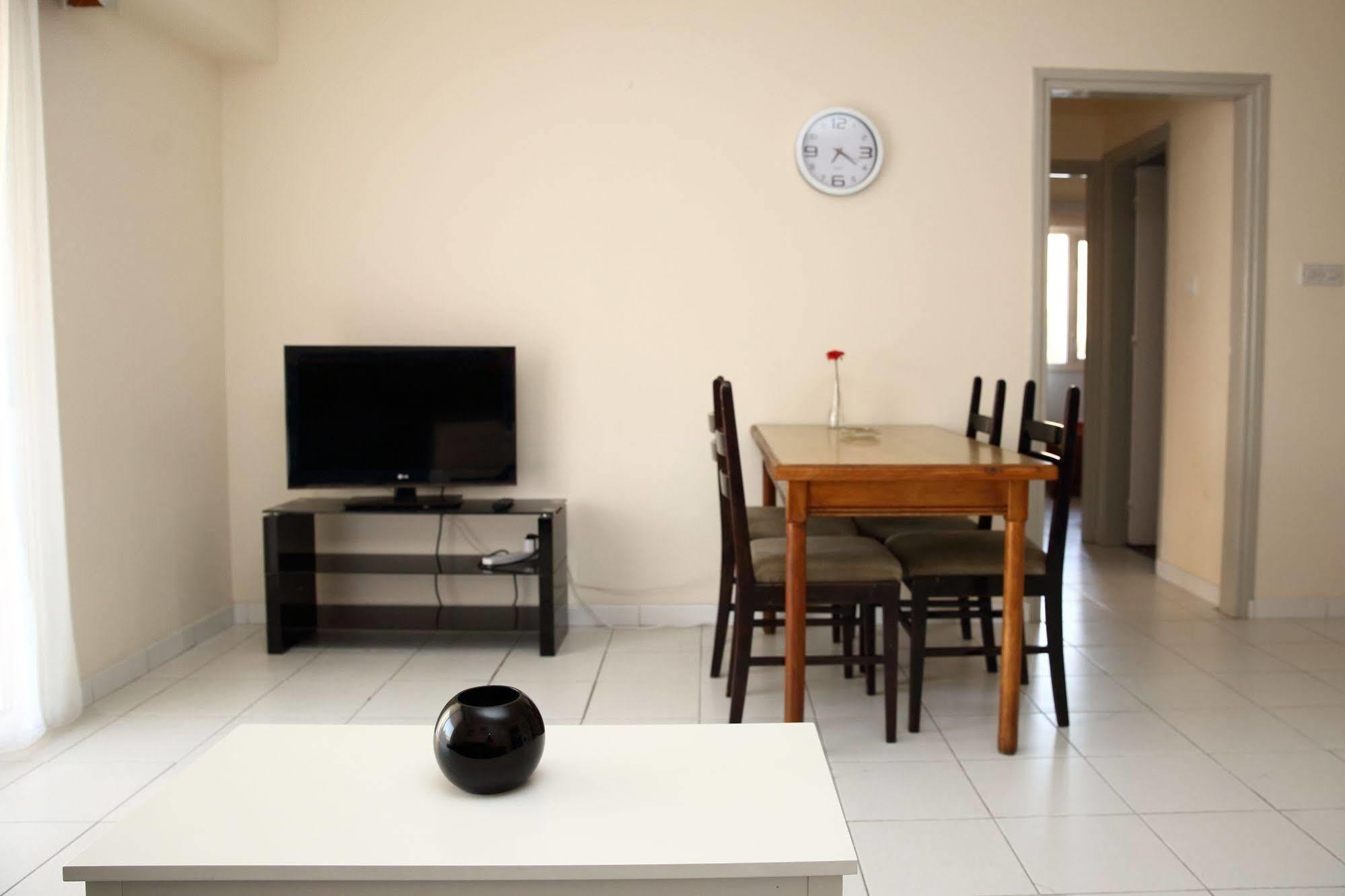 Alora Apartments Larnaca Dış mekan fotoğraf