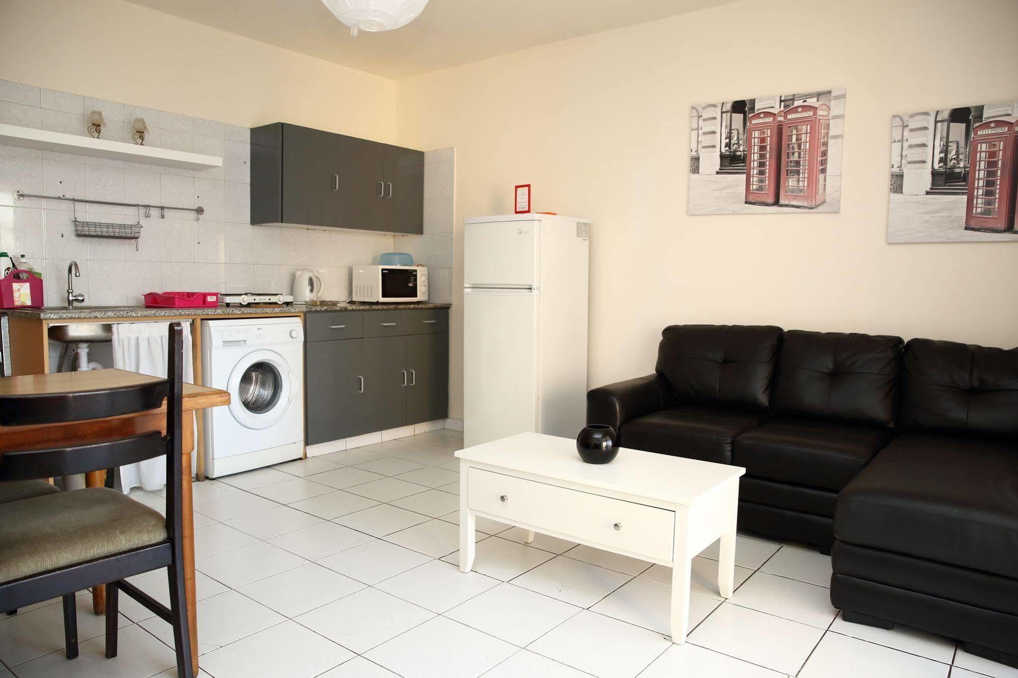 Alora Apartments Larnaca Dış mekan fotoğraf